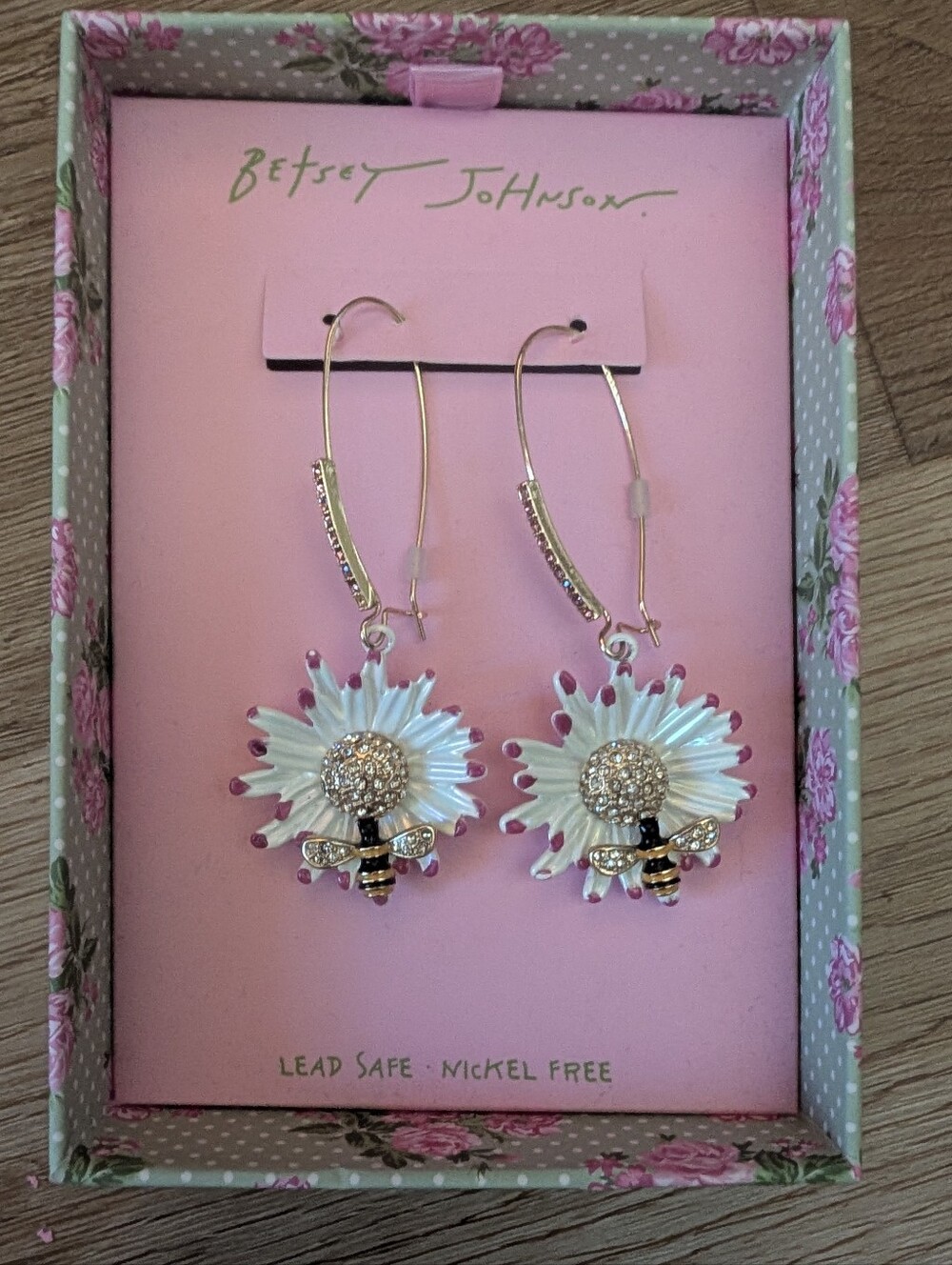 Betsey Johnson Summer Jewelry 4pc Set; 3 Pairs of Earrings & a Necklace - Picture 10 of 15